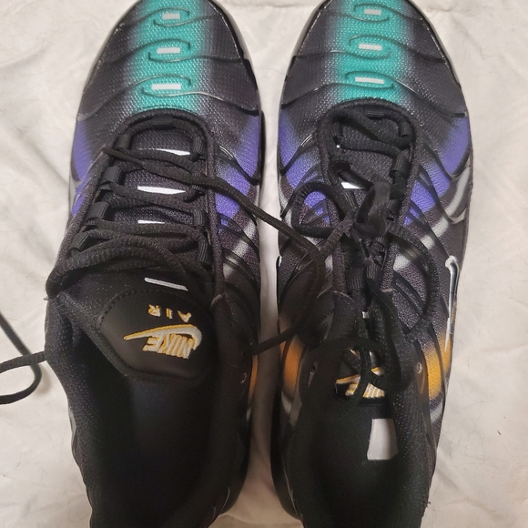 Nike Air Max Plus - Picture 3 of 3